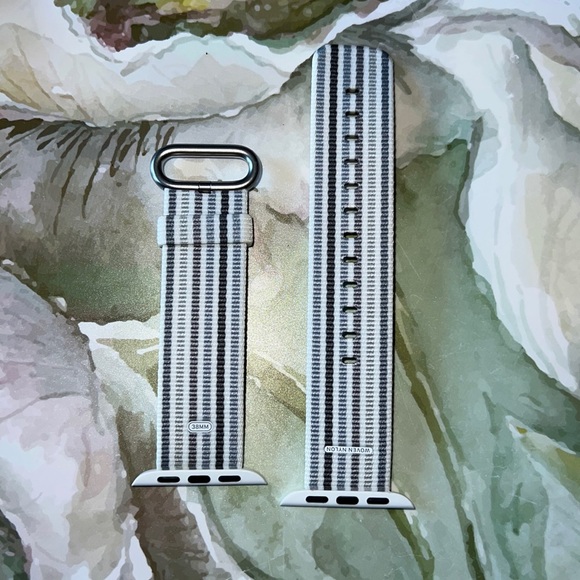 Brand New Genuine Apple Brand Apple Watch Band - Picture 2 of 3